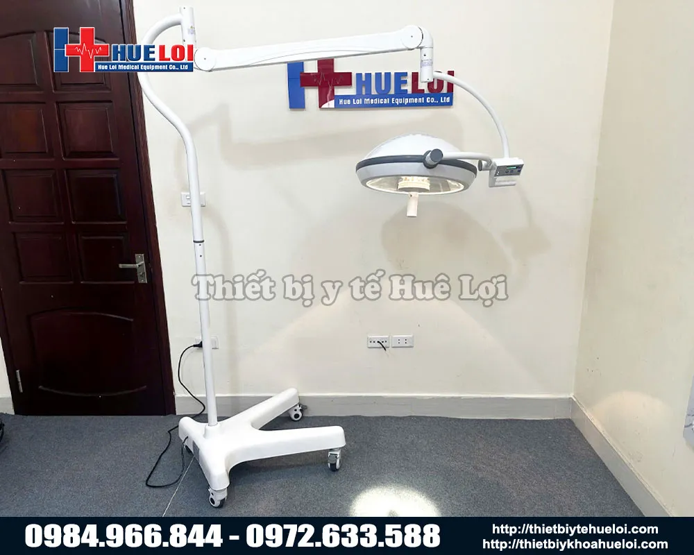 Đèn phẫu thuật halogen loại di động