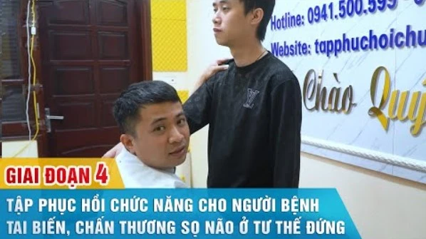 Thumbnail (TẬP ĐỨNG) Video hướng dẫn tập PHCN cho người tai biến, chấn thương sọ não ở giai đoạn 4